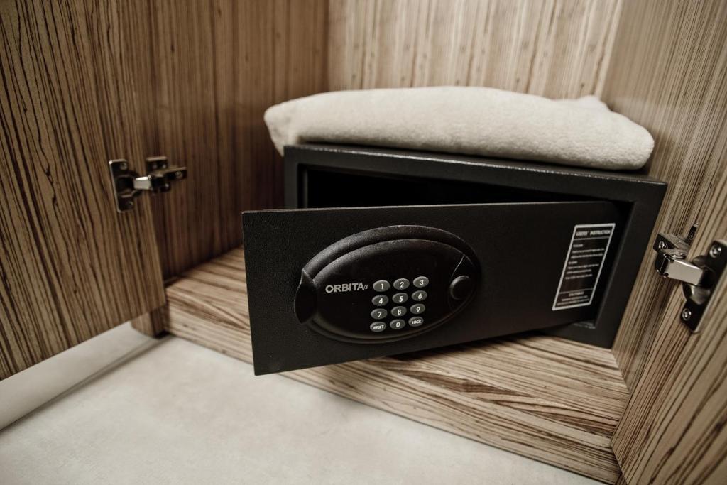 Hotel Maxis - Digitaler Self-Check-In - 칼스바트 외부 사진